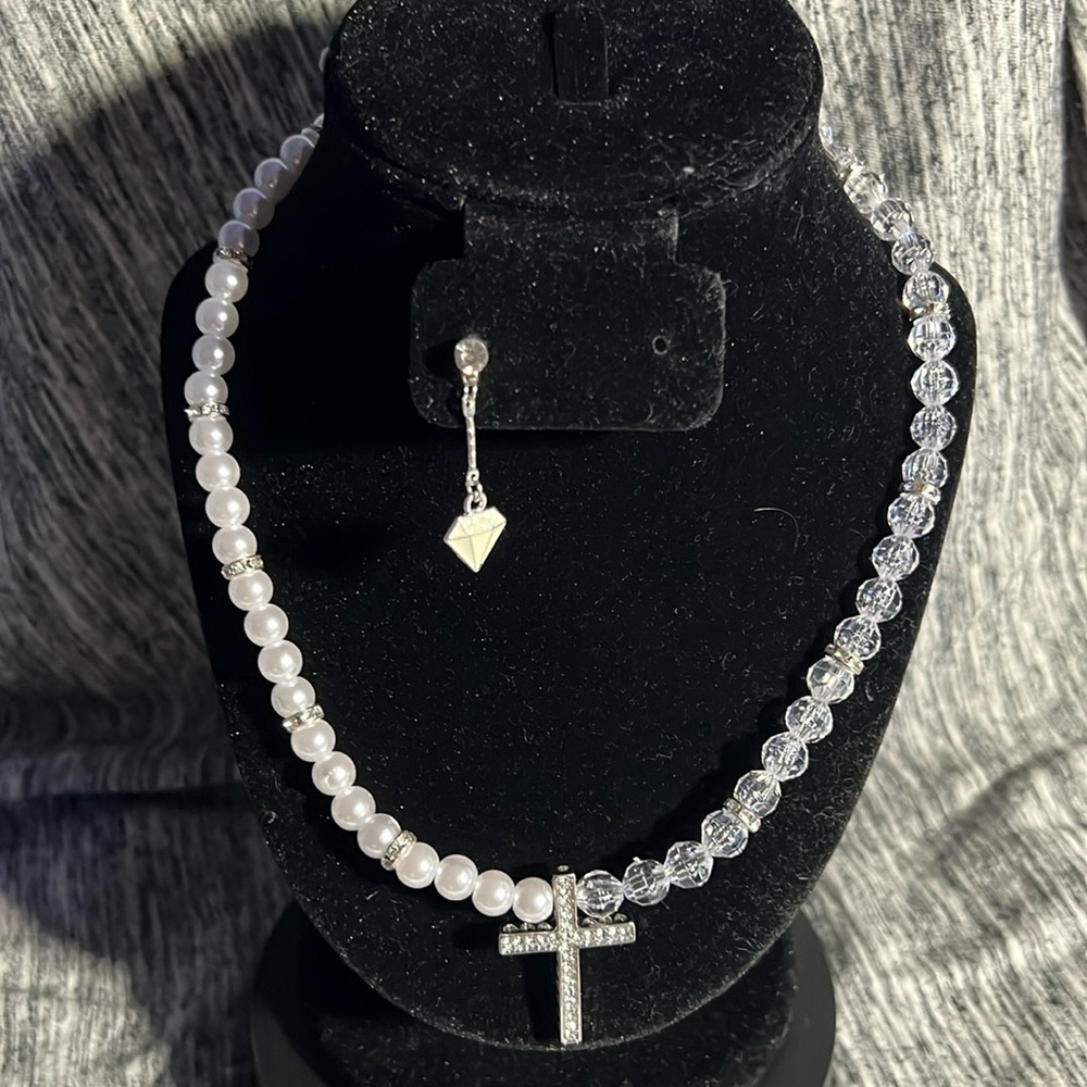 18 INCH WIRED NECKLACE $ EARRING